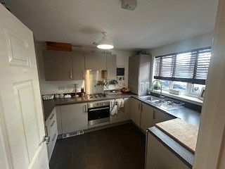 8 Killick Road, Westvale Park, Horley, Surrey